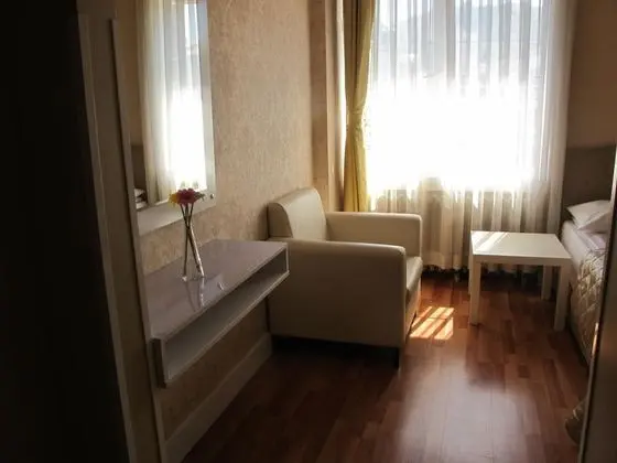 Çift Kişilik, Şehir Manzaralı