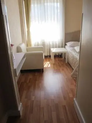 Çift Kişilik, Şehir Manzaralı