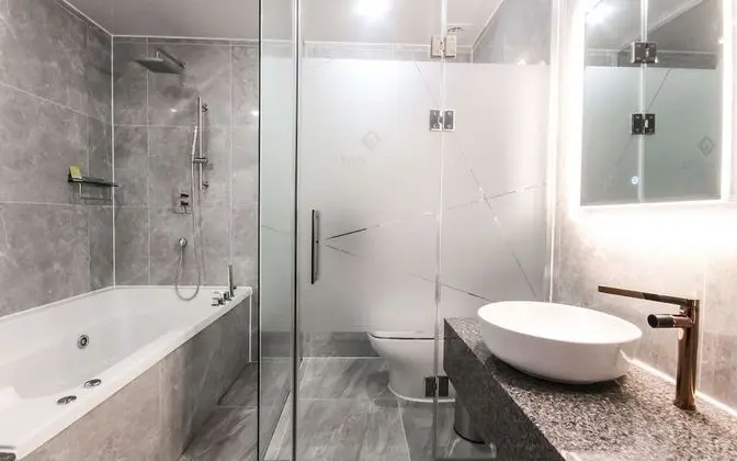 Premium Tek Büyük Yataklı Oda