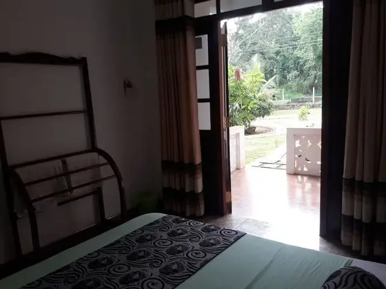Tek Büyük Yataklı Oda, Bahçe Manzaralı