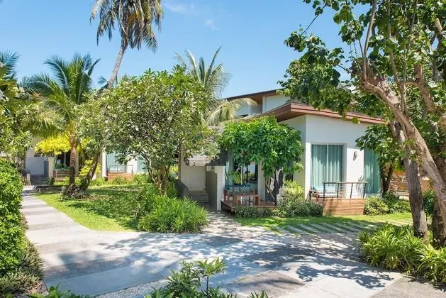 Deluxe Garden Cabana
