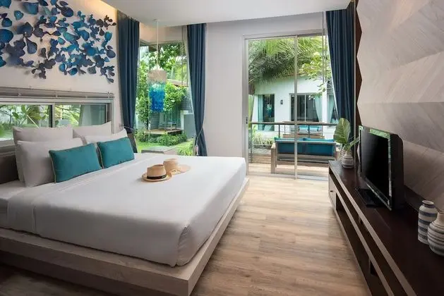 Deluxe Garden Cabana