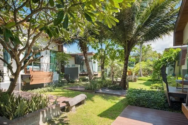 Deluxe Garden Cabana