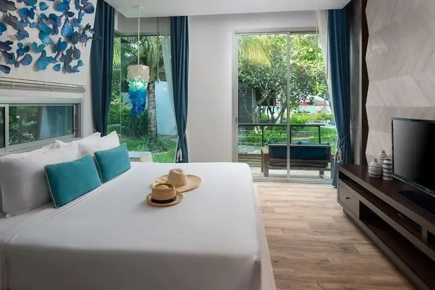 Deluxe Garden Cabana
