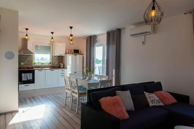 Family Ev, 2 Yatak Odası, Kişiye Özel Havuzlu, Bahçe Manzaralı