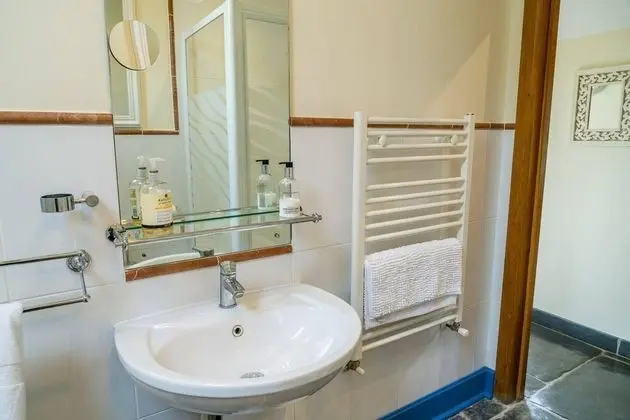 Apart Daire, 1 Büyük (Queen) Boy Yatak