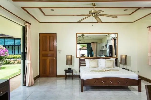 5 Bedrooms Beachfront Exclusive Grand Villa Deluxe