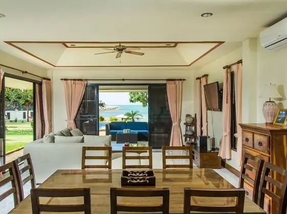 5 Bedrooms Beachfront Exclusive Grand Villa Deluxe