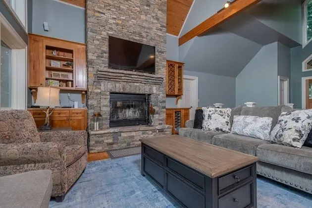 Ev, Birden Çok Yatak, Şömine