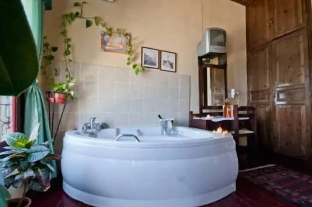 Luxury Üç Kişilik Oda, Şehir Manzaralı