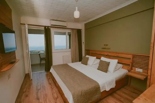 Standart Oda, Deniz ve Dağ Manzaralı, Balkonlu