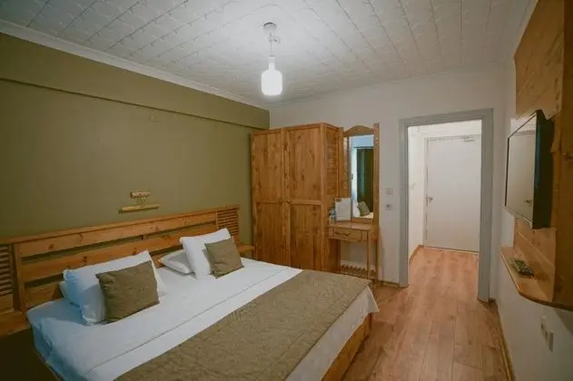 Standart Oda, Deniz ve Dağ Manzaralı, Balkonlu