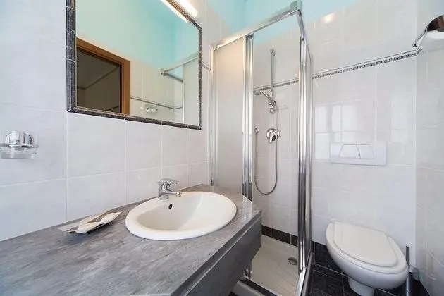 Standard Tek Büyük veya İki Ayrı Yataklı Oda