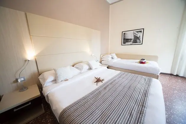 Üç Kişilik Oda (Air Conditioning)