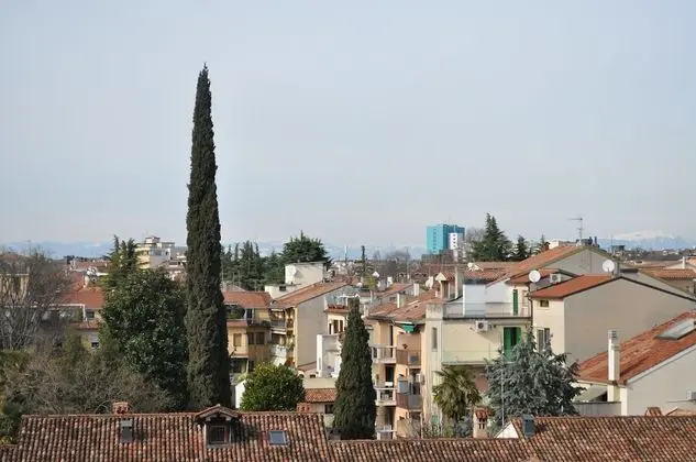 Üç Kişilik Oda