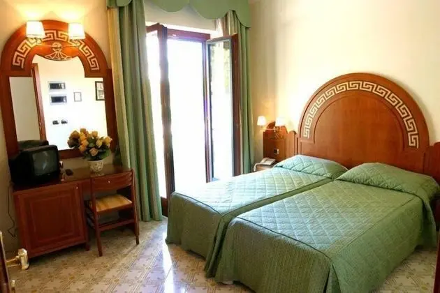 Comfort Tek Büyük Yataklı Oda, Balkon, Deniz Manzaralı