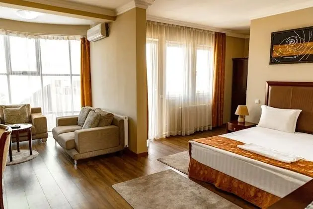 Deluxe Tek Büyük Yataklı Oda
