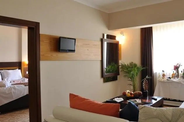 King Suite Suite Oda Jakuzi Ve Deniz Manzaralı