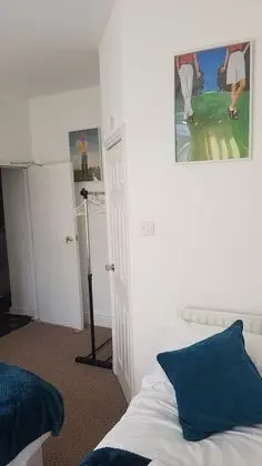 Üç Kişilik Oda