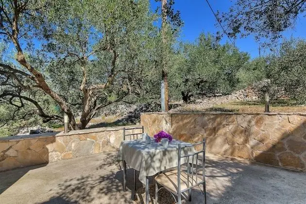 Apart Daire (Igor - 5 m from beach - B(2+2))