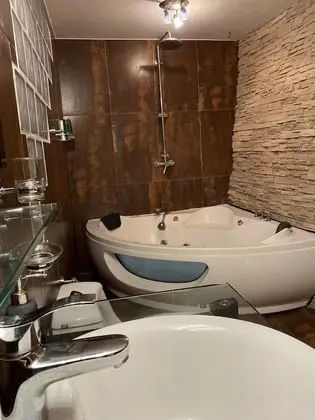 Deluxe Tek Büyük Yataklı Oda, Sıcak Su Havuzu