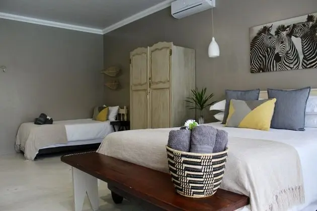Superior Double Room with Pool Access