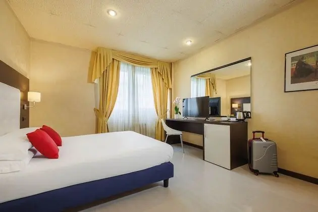 Standard Tek Büyük Yataklı Oda