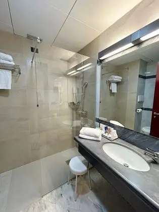 Standard Tek Büyük veya İki Ayrı Yataklı Oda, Engellilere Uygun