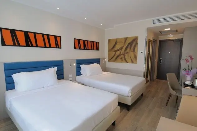 Standard Tek Büyük Yataklı Oda (with sofa bed)