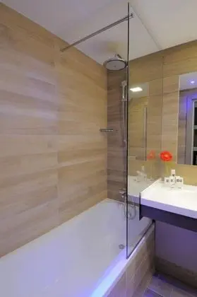 Standard Tek Büyük Yataklı Oda (with sofa bed)