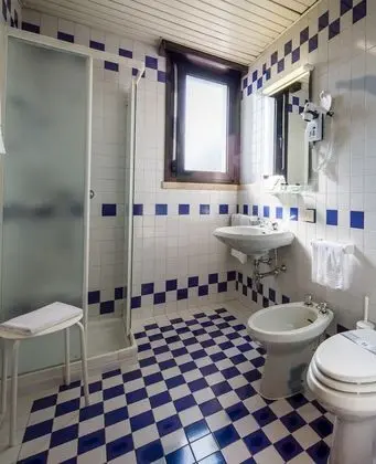 Classic Tek Büyük veya İki Ayrı Yataklı Oda