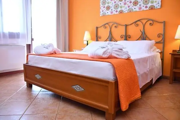 Büyük Yataklı Tek Kişilik Oda