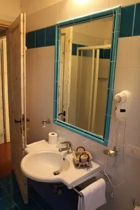 Standard Tek Büyük veya İki Ayrı Yataklı Oda