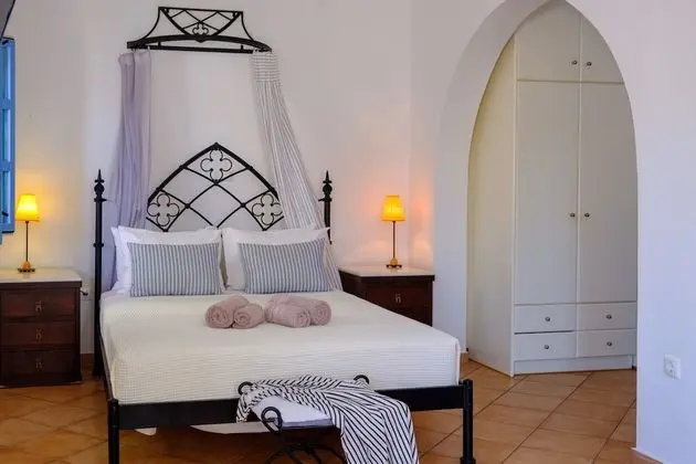 Triple Studio, Sea View - Themistw