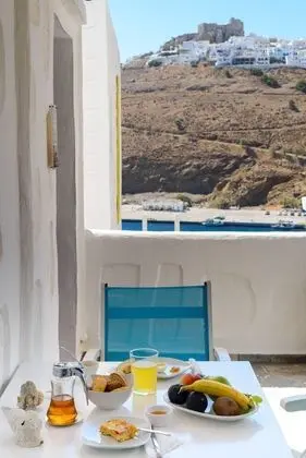 Triple Studio, Sea View - Themistw