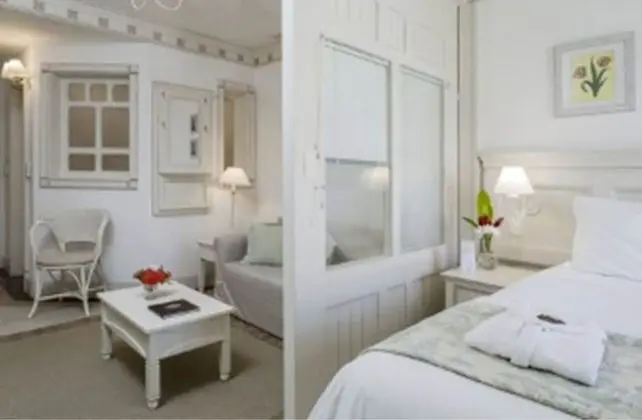 Junior Süit (Vista Lateral ao Mar)