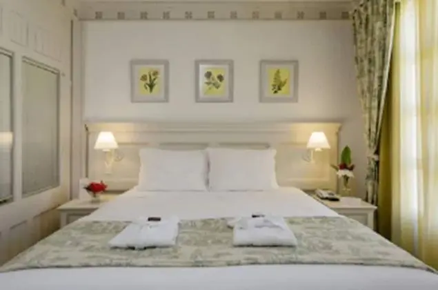 Junior Süit (Vista Lateral ao Mar)