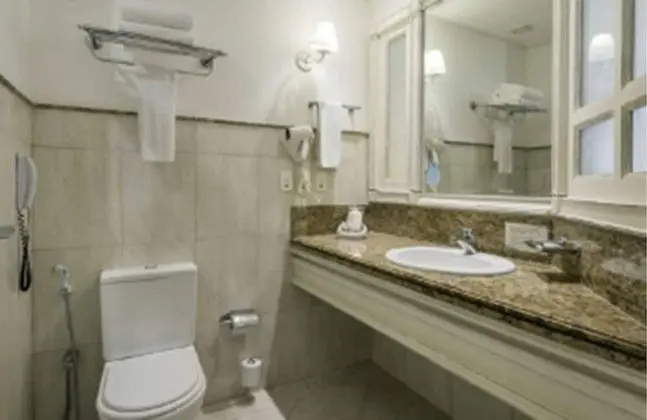 Junior Süit (Vista Lateral ao Mar)