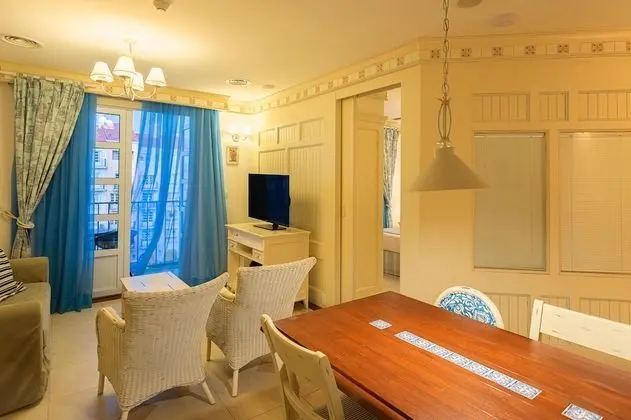 Süit (Vista Lateral ao Mar)