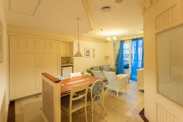 Süit (Vista Lateral ao Mar)