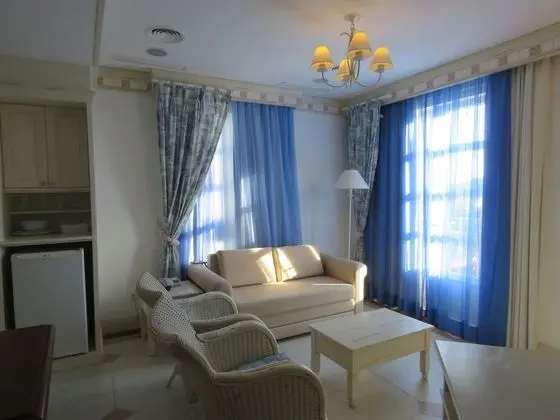 Süit (Vista Lateral ao Mar)