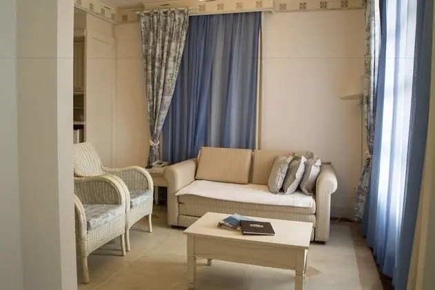 Süit (Vista Lateral ao Mar)