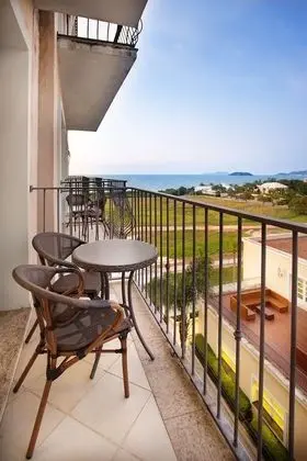 Süit (Vista Lateral ao Mar)