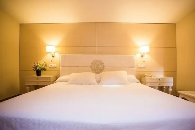 Basic Üç Kişilik Oda