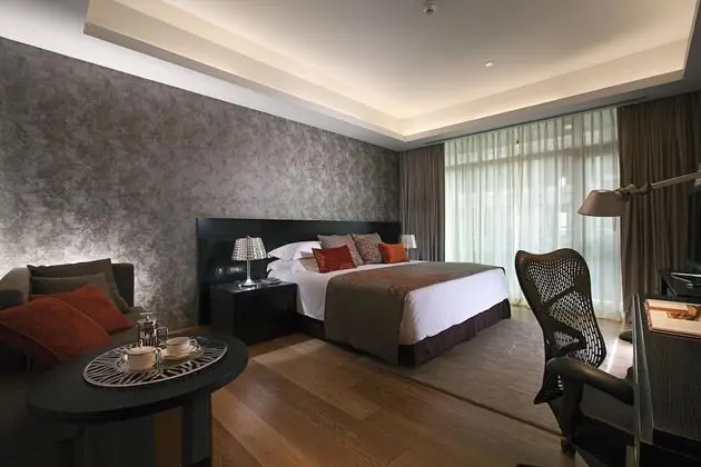 Luxury Oda