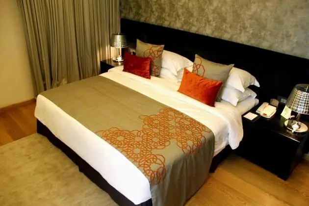 Luxury Oda