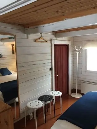 İki Ayrı Yataklı Oda, Ortak Banyo