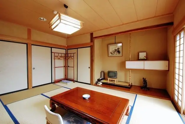 Traditional Oda (Japanese Style, For 3 People)