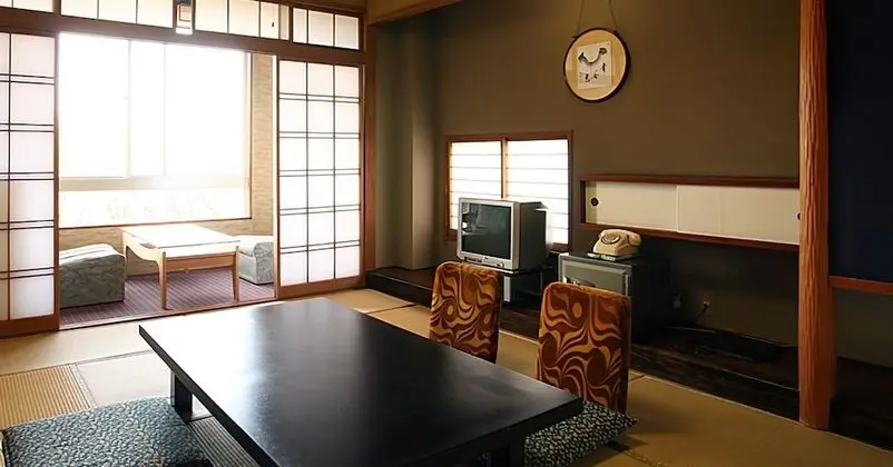 Oda, Sigara İçilebilir (Japanese Western style,for 1-6 Guests)