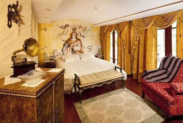 Deluxe Tek Büyük veya İki Ayrı Yataklı Oda